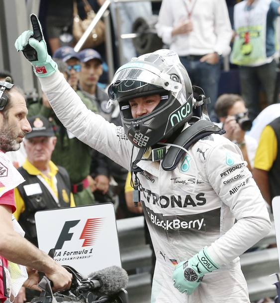 Nico Rosberg esulta per la vittoria. Epa
